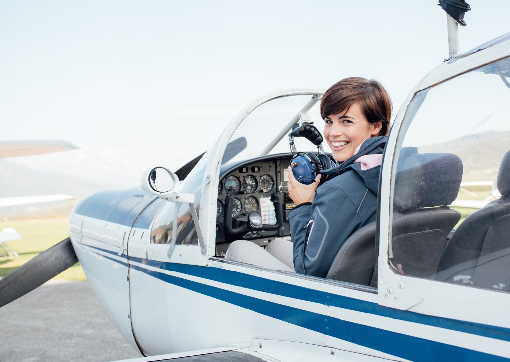 become a pilot, highest paying jobs without a degree